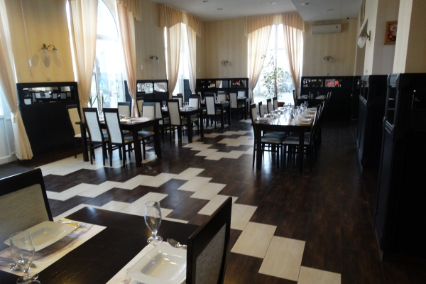 Hotel Nemzeti Szálloda (Mezőtúr)
